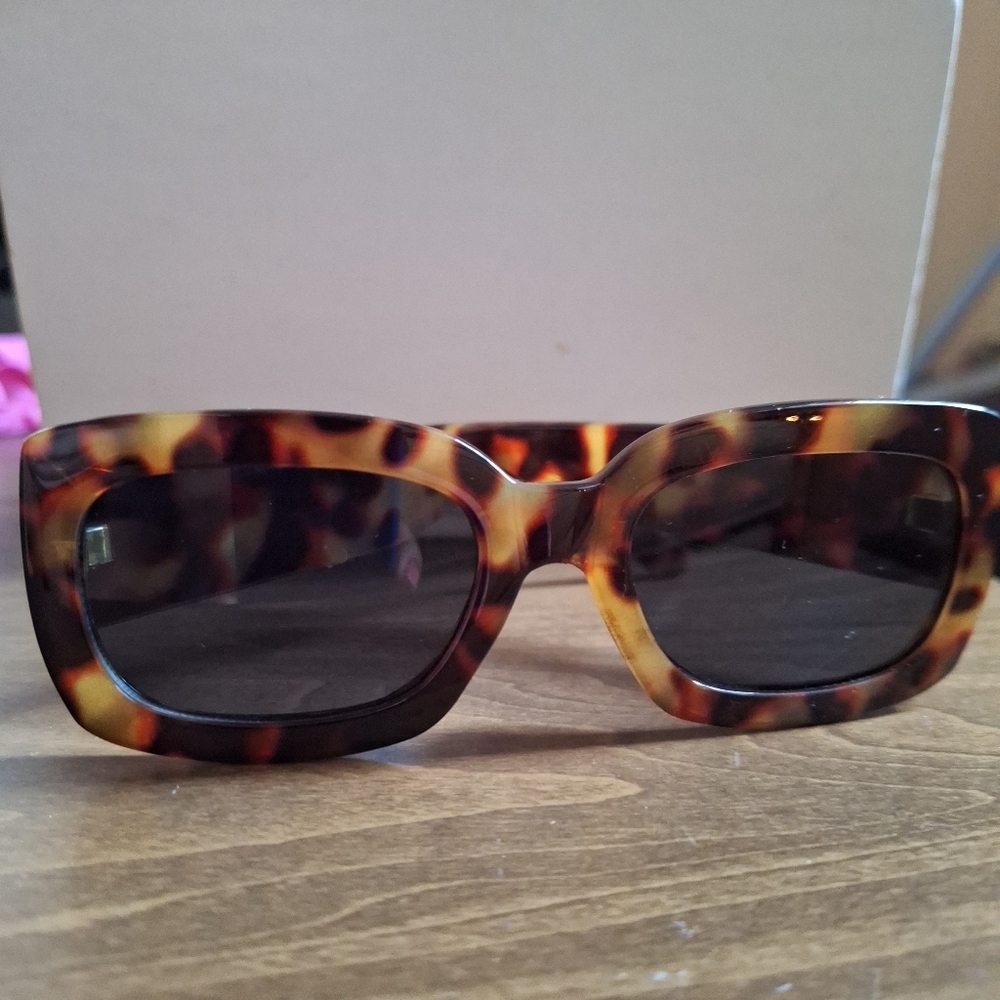 ❤️Sunglasses Brown and Tan Tortoise Style 100% UV Protection